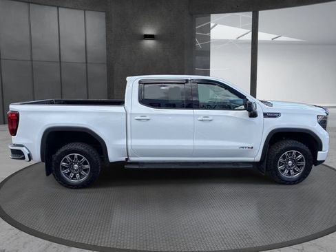 Used 2024 GMC Sierra 1500 AT4 w/ Technology Package AWD/4WD image 4