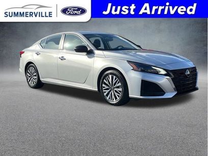 Used 2024 Nissan Altima 2.5 SV