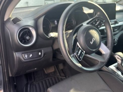 Used 2024 Kia Forte LXS w/ LXS Technology Package FWD image 18