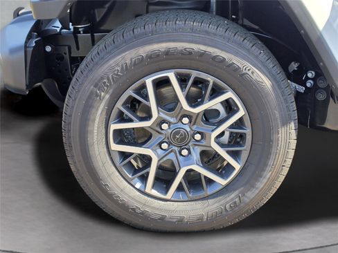 New 2026 Jeep Wrangler Unlimited Sahara AWD/4WD image 38
