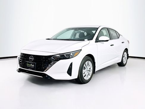 Used 2025 Nissan Sentra S image 3