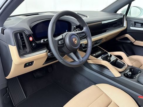 Used 2026 Porsche Cayenne AWD/4WD image 4
