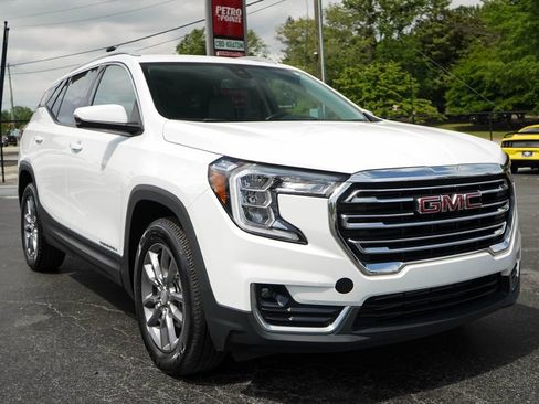 Used 2024 GMC Terrain SLT FWD image 38
