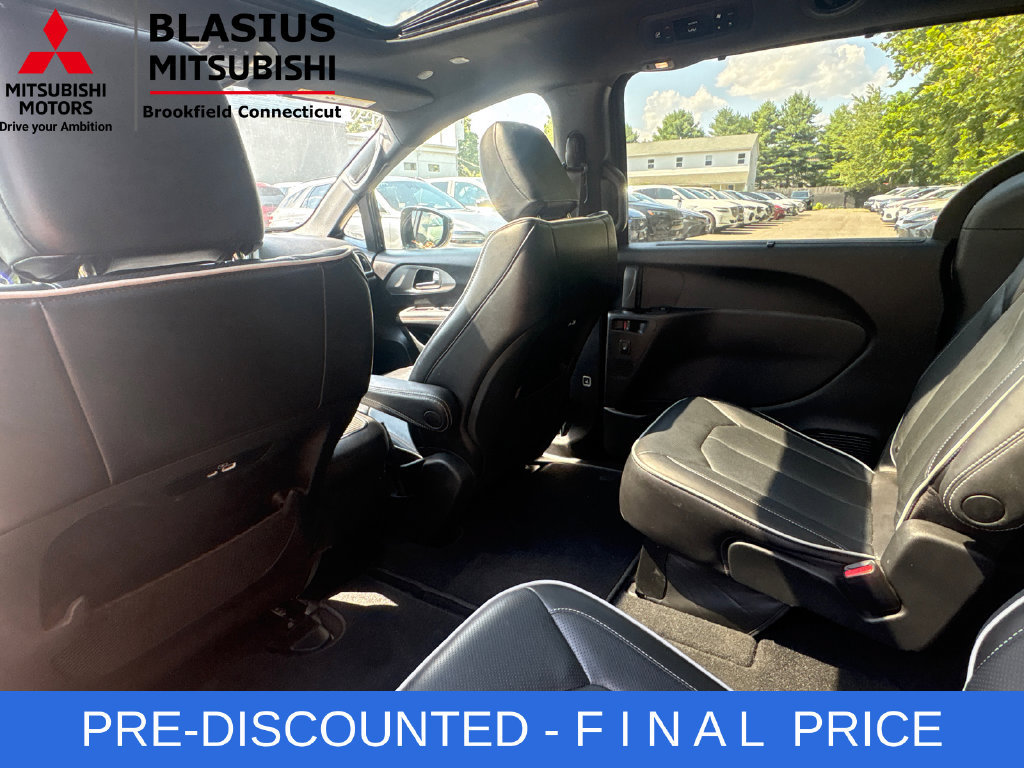 Used 2023 Chrysler Pacifica Limited w/ S Appearance Package FWD image 21