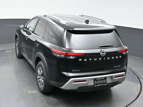 Used 2025 Nissan Pathfinder SL image 39