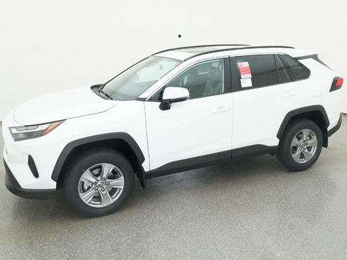 New 2025 Toyota RAV4 XLE image 5
