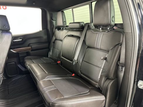 Used 2019 Chevrolet Silverado 1500 High Country w/ High Country Premium Package AWD/4WD image 16