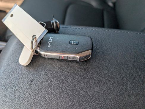 Used 2024 Kia Sportage EX image 29