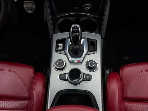 Used 2024 Alfa Romeo Stelvio Veloce image 30