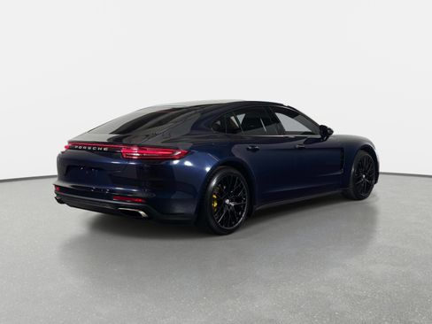 Used 2017 Porsche Panamera 4 AWD/4WD image 3