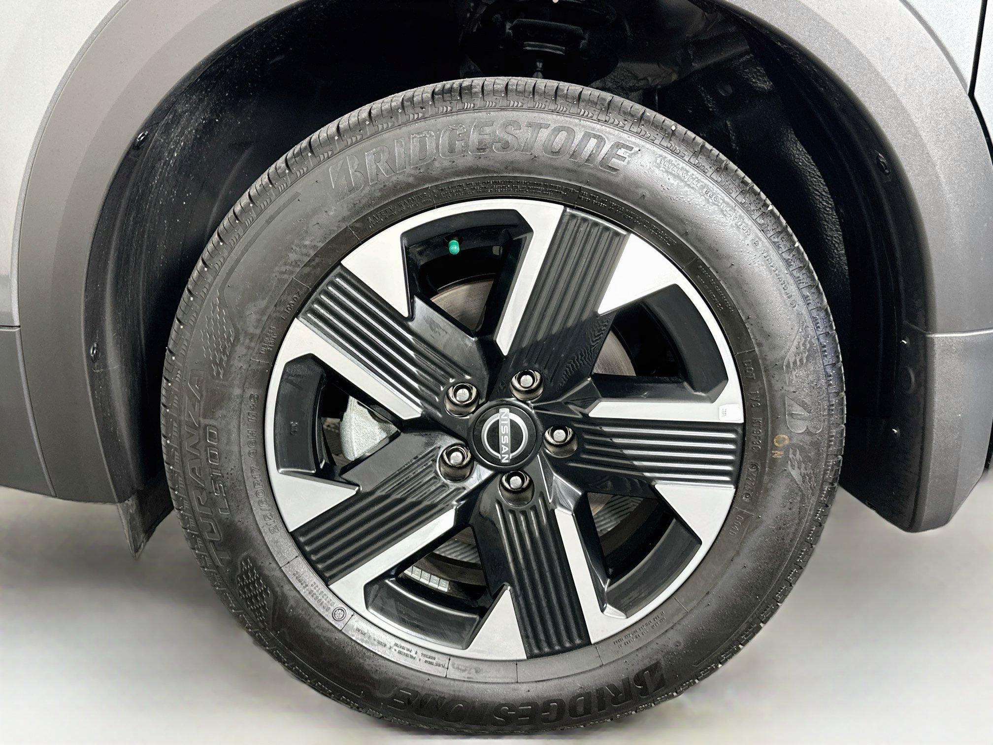 Used 2026 Nissan Kicks SV w/ SV Premium Package AWD/4WD image 11