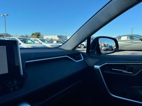 Used 2025 Toyota RAV4 XLE image 35