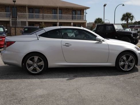 Used 2011 Lexus IS 350C w/ Luxury Pkg RWD image 16