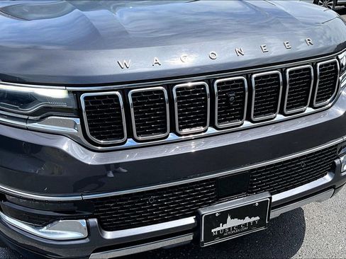 Used 2023 Jeep Wagoneer Series III w/ Premium Group I AWD/4WD image 35