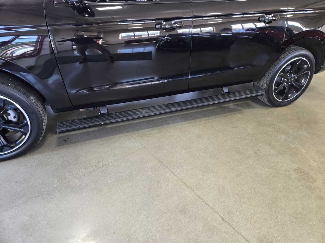 Used 2023 Ford Expedition Max Limited AWD/4WD image 24