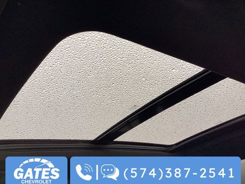 Used 2025 Cadillac XT6 Premium Luxury image 4