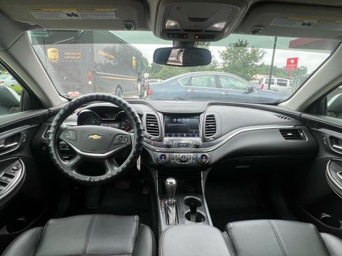 Used 2017 Chevrolet Impala LT w/ Convenience Package FWD image 11