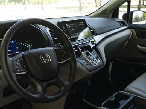 Used 2024 Honda Odyssey EX-L image 16