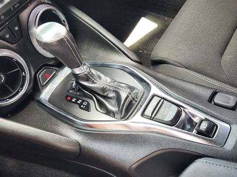 Used 2022 Chevrolet Camaro LT w/ Technology Package RWD image 21