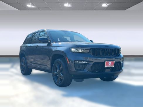New 2025 Jeep Grand Cherokee Limited w/ Luxury Tech Group II image 6
