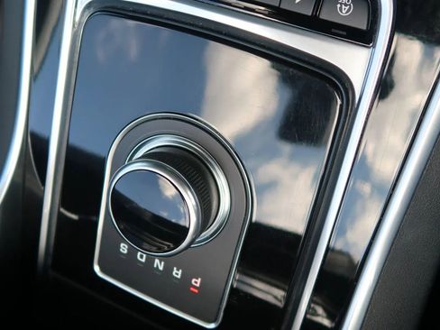 Used 2018 Jaguar XE Prestige image 29