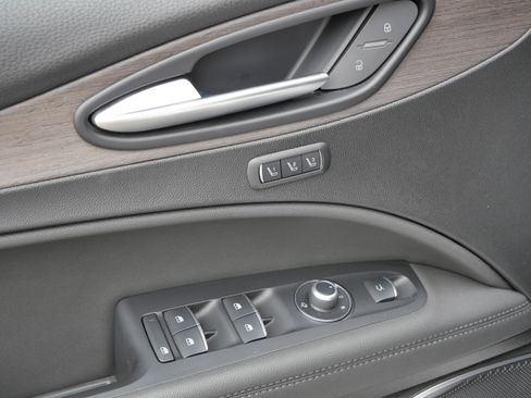 Used 2023 Alfa Romeo Stelvio Ti image 9