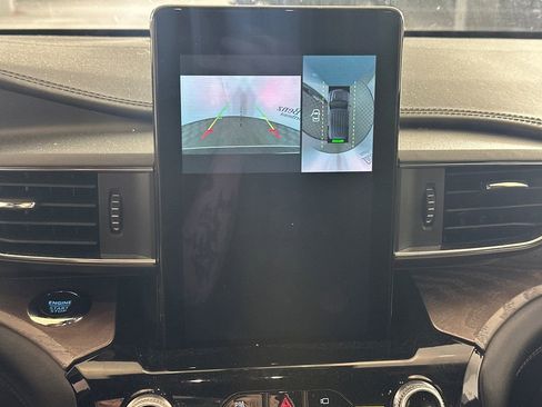 Used 2022 Ford Explorer Platinum w/ Equipment Group 601A image 6