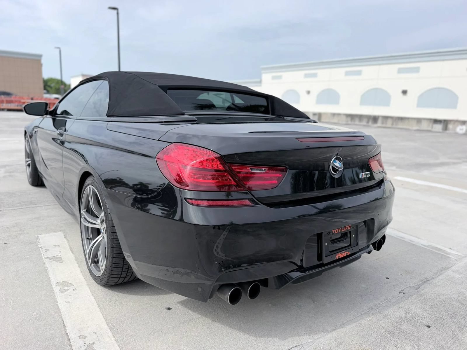 Used 2015 BMW M6 Convertible RWD image 32