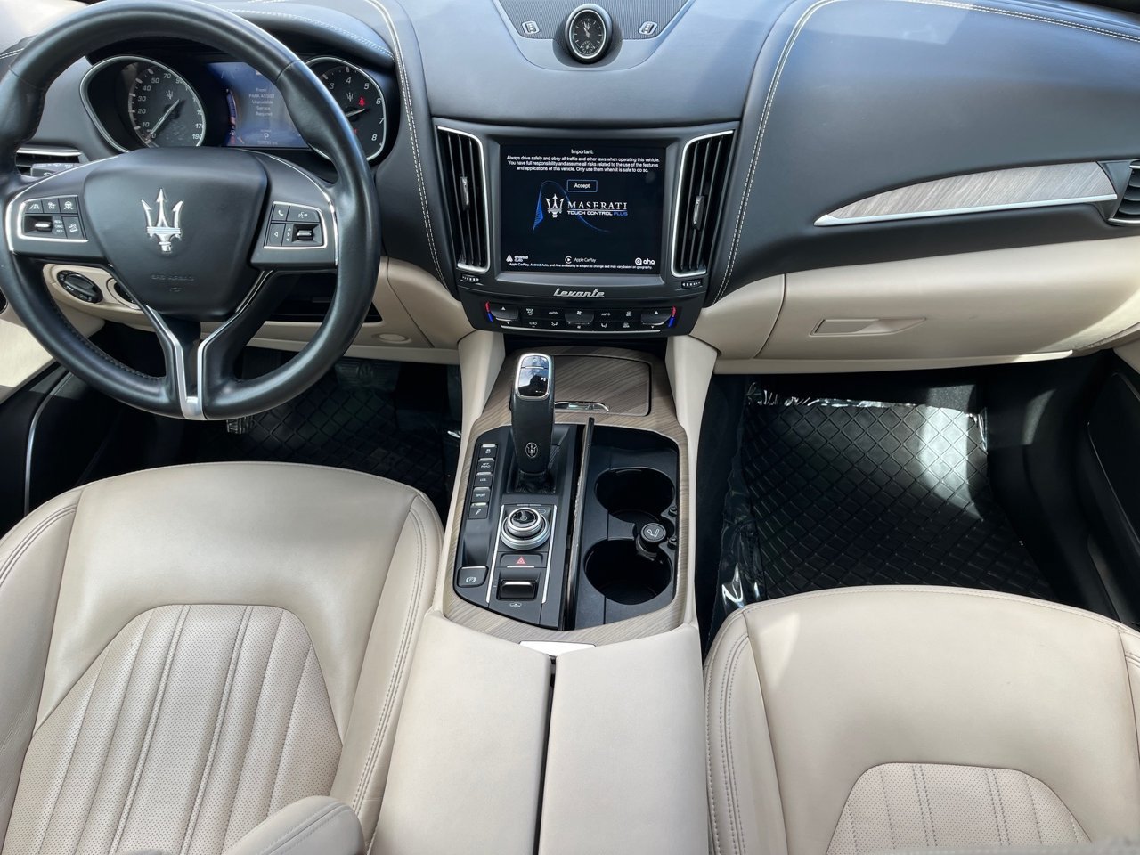 Used 2019 Maserati Levante GranLusso AWD/4WD image 14