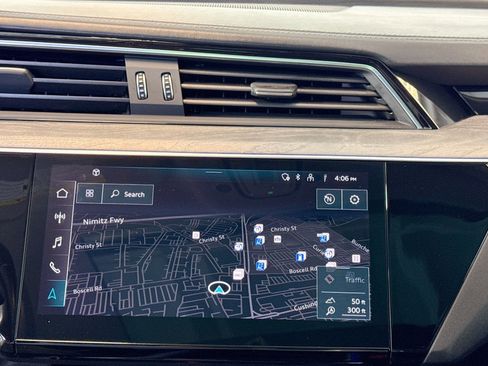 Used 2021 Audi e-tron Prestige w/ Prestige Package image 13