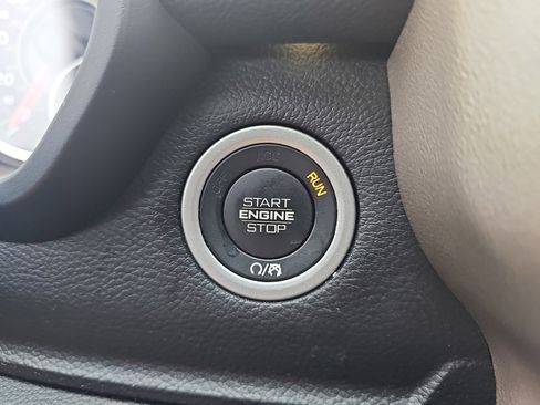Used 2020 RAM 1500 Laramie AWD/4WD image 24