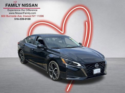 Certified 2024 Nissan Altima 2.5 SR w/ SR Premium Package FWD image 1