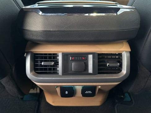 Used 2021 Ford F150 Lariat w/ Equipment Group 502A High image 17