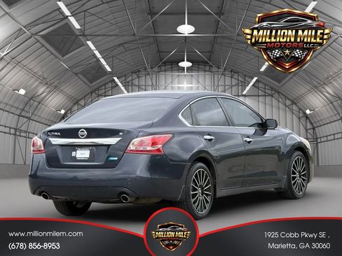 Used 2013 Nissan Altima 2.5 S FWD image 9