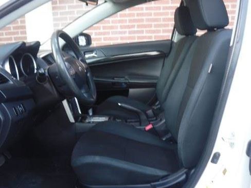 Used 2016 Mitsubishi Lancer ES image 8