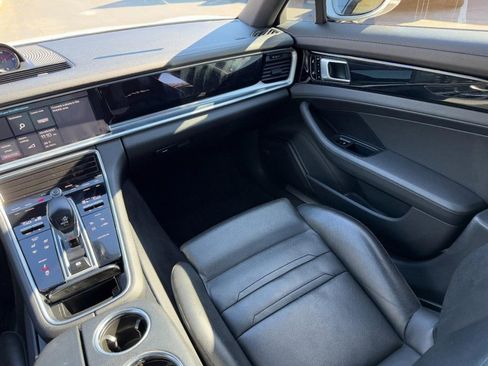 Used 2019 Porsche Panamera 4 image 15