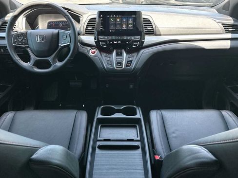 Used 2024 Honda Odyssey Sport image 25