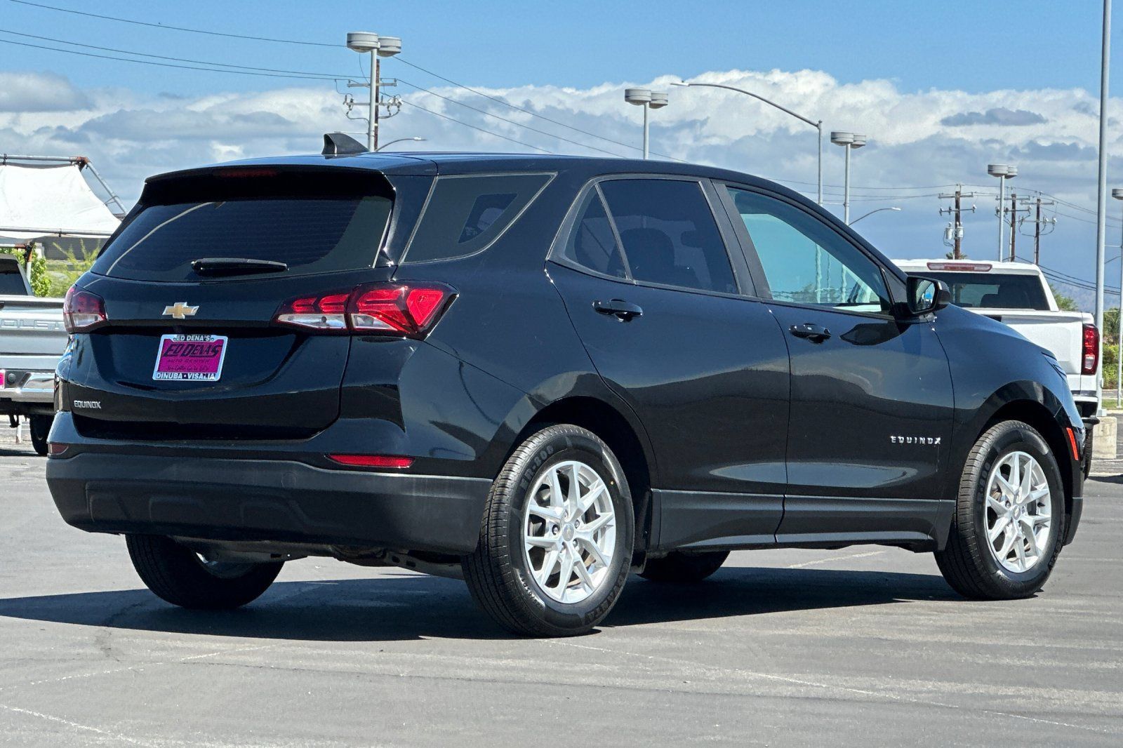 Used 2023 Chevrolet Equinox LS w/ LPO, Floor Liner Package FWD image 4