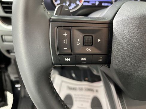 Used 2026 Nissan Rogue SV FWD image 17