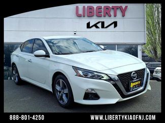 Used 2019 Nissan Altima 2.5 SV image 1