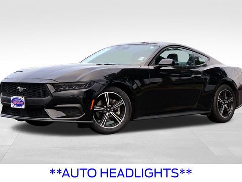 Used 2025 Ford Mustang Premium RWD image 21