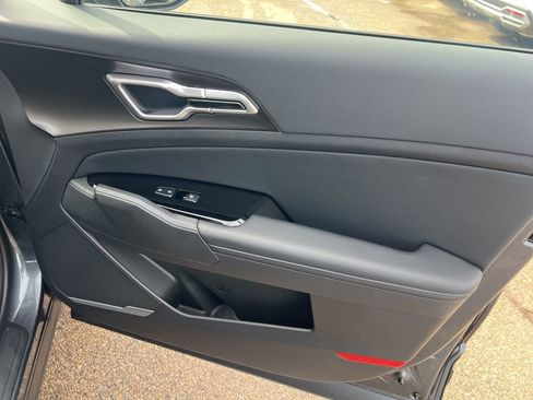 Certified 2025 Kia Sportage EX image 21