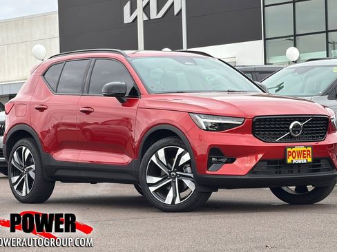Used 2025 Volvo XC40 B5 Ultra w/ Climate Package image 1