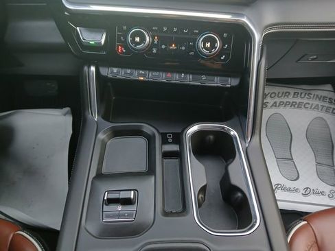 Used 2024 GMC Sierra 2500 Denali Ultimate image 24