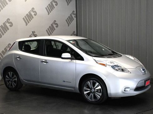 Used 2014 Nissan Leaf SL w/ Premium Package FWD image 3