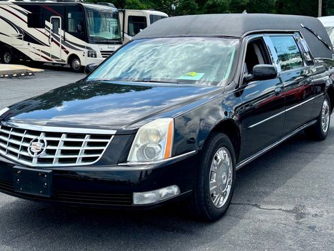 Used 2011 Cadillac DTS Hearse image 2
