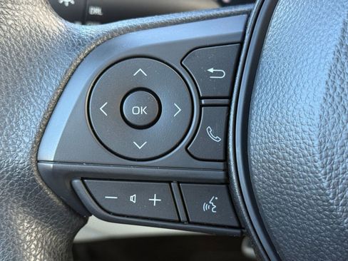 Used 2026 Toyota Corolla Cross L image 17