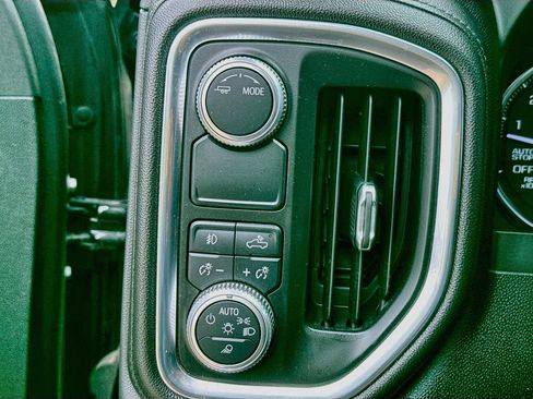 Used 2020 GMC Sierra 1500 SLT RWD image 21