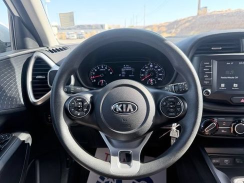 Used 2021 Kia Soul S FWD image 9