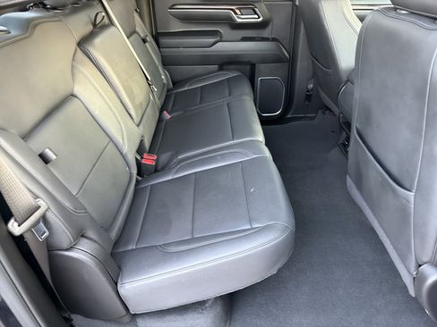 Used 2025 GMC Sierra 1500 SLT image 16